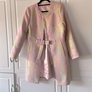It’s a classic Jackie Kennedy style by a famous Australian designer